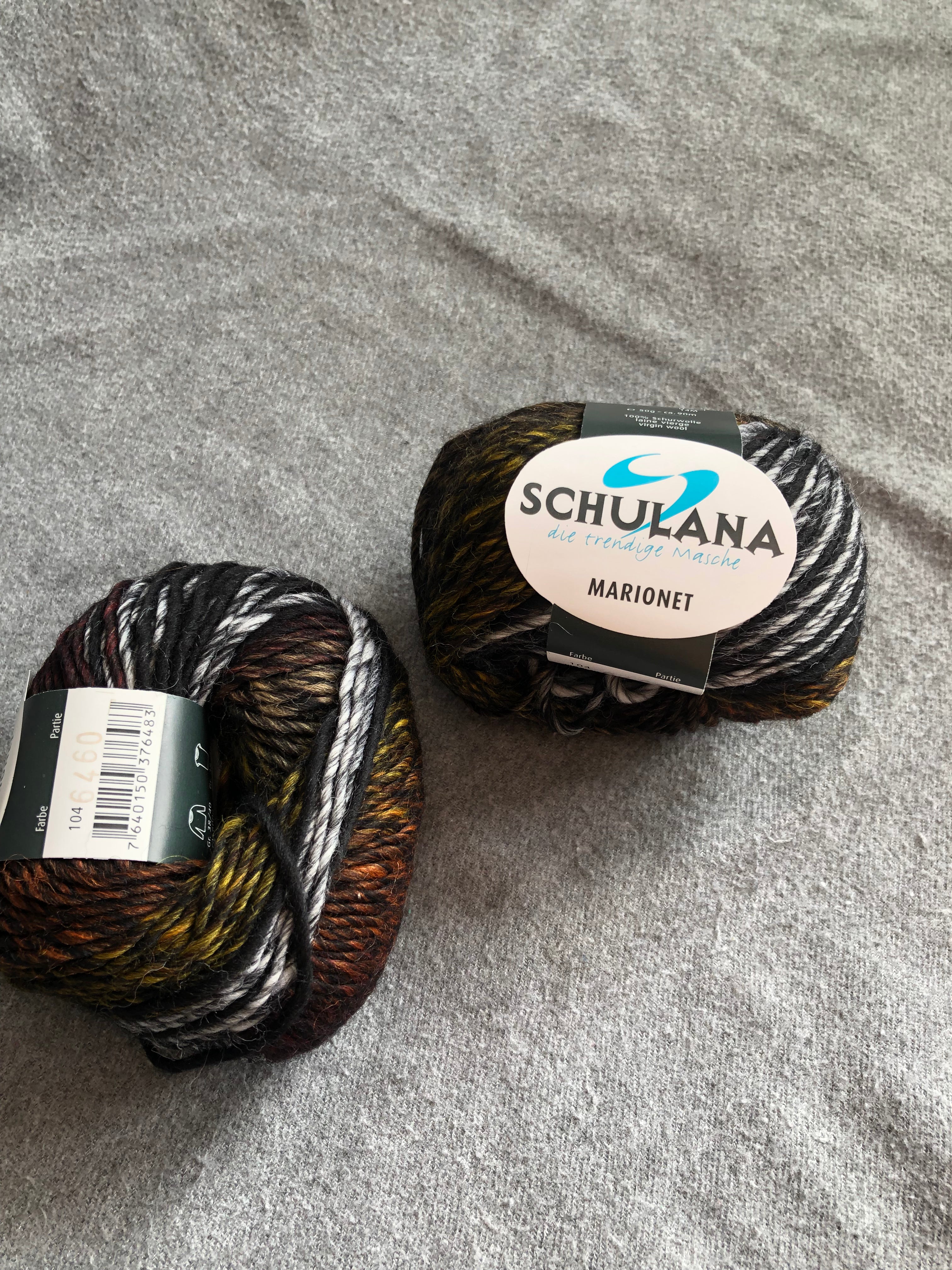 Wszechstronna wełna merino wielobarwna na swetry 90m czarno-czerwono-biały